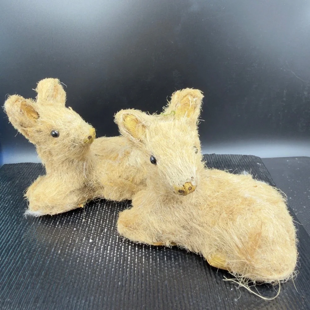 Pier 1 Imports Sisal Deer Figurines Set of 2 Tan Straw Woodland Fawn Lightweight
